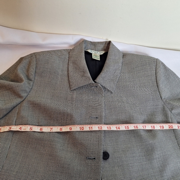 Austin Reed Brand "The Teed" 100% Worsted Wool blazer size 16. - Picture 4 of 7